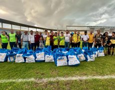 Secepi entrega kits esportivos do Projeto Geração para escolinhas de futebol