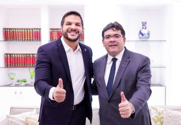 Rafael Fonteles e secretário Washington Bandeira entregam reforma de escola em Canto do Buriti neste sábado (15)